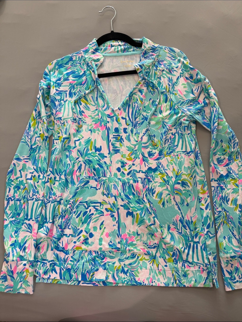 Lilly Pulitzer SPF Print Lightweight Pullover Hoodie in Aqua & Pink